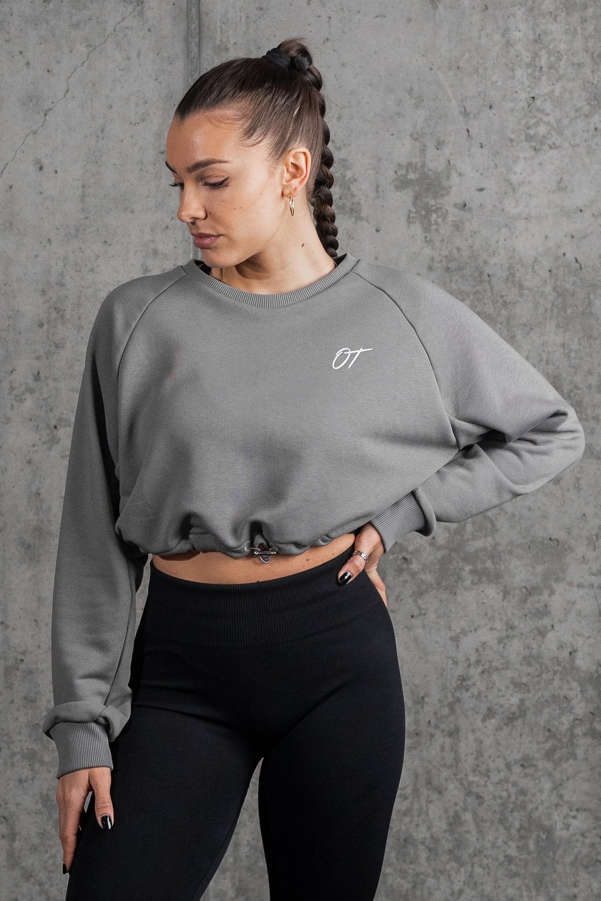 WOMEN SPORTS CROP SWEATER
