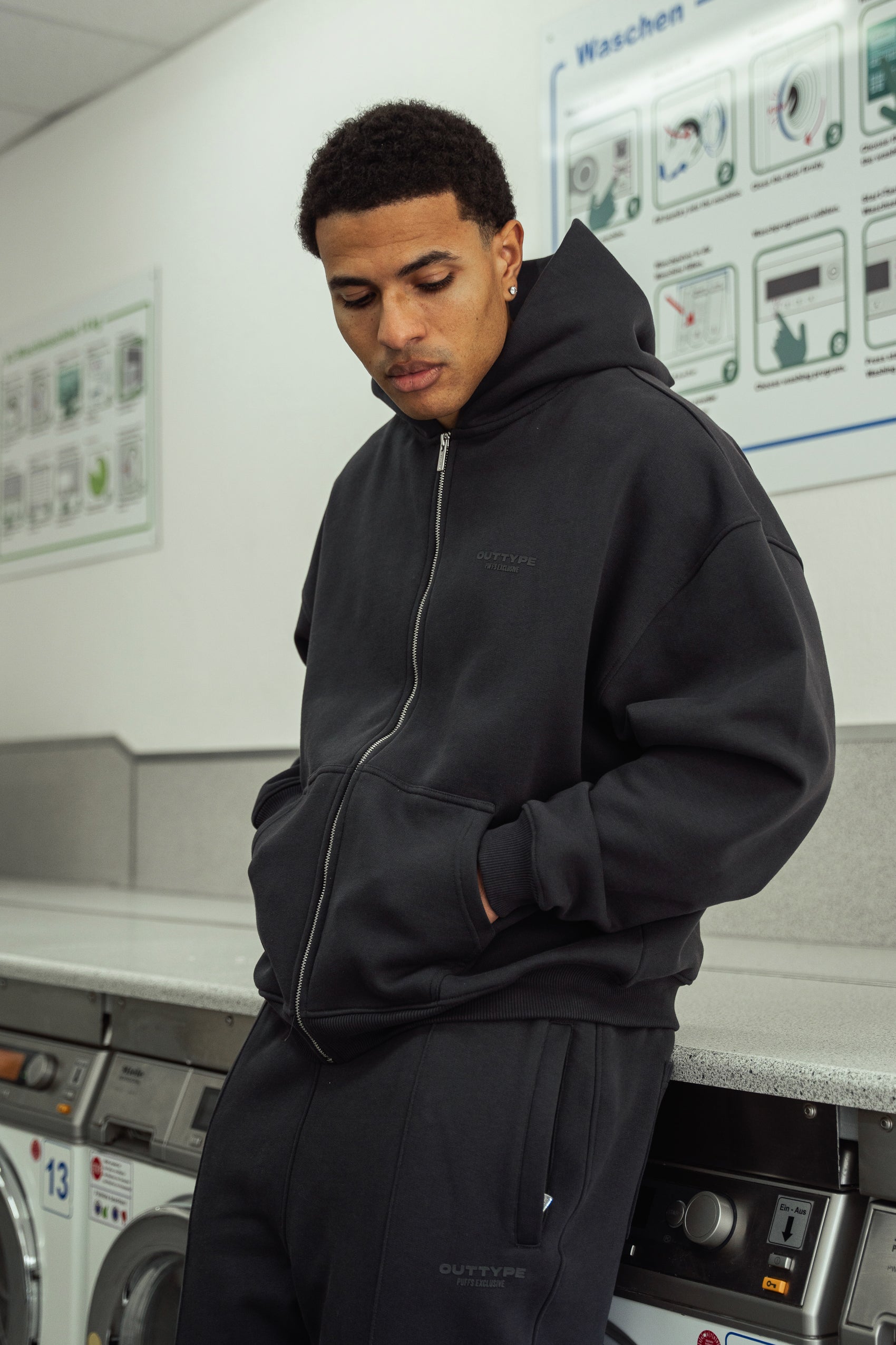 Basic Zipp Hoodie