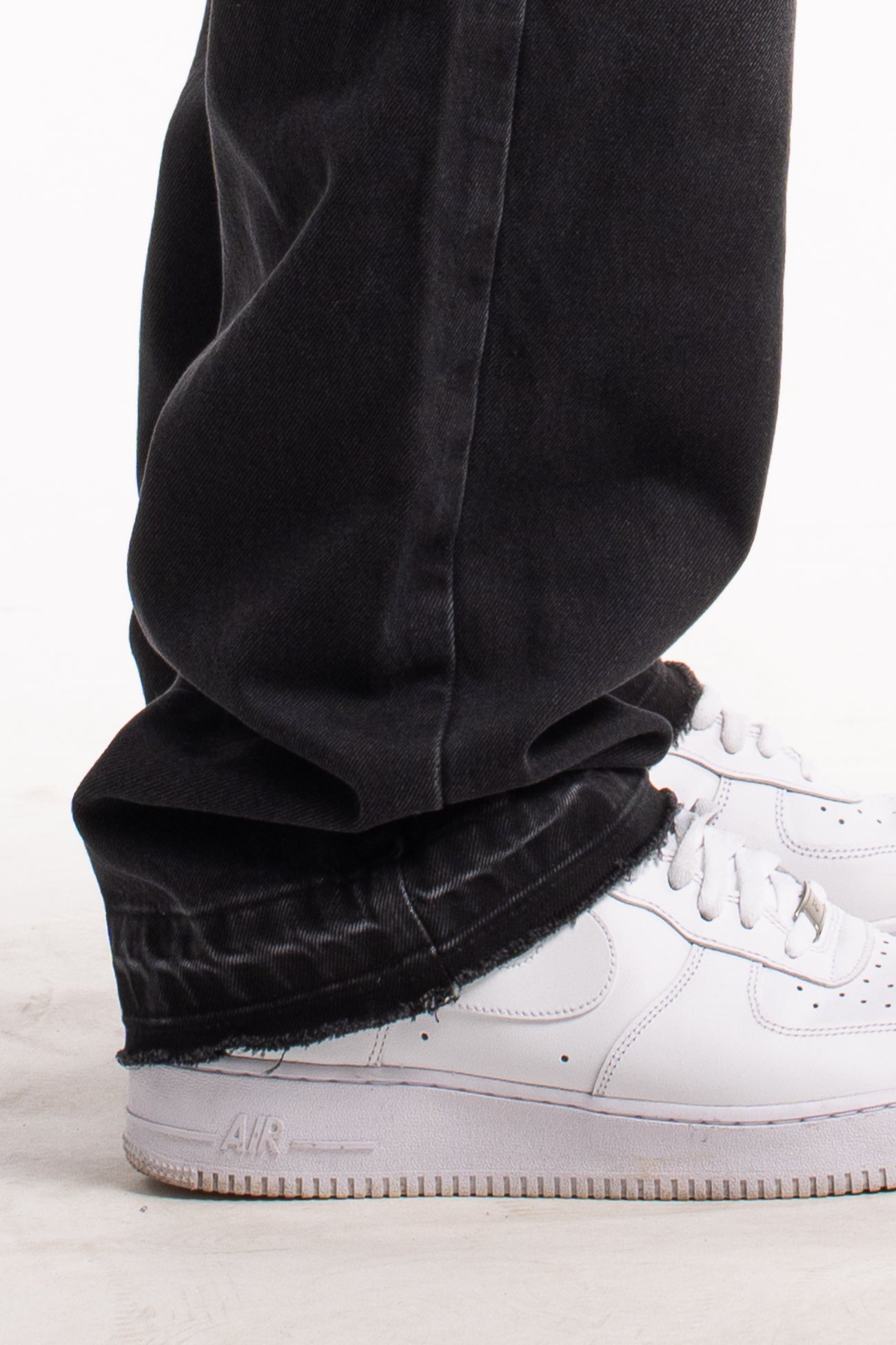 OPEN HEM DENIM