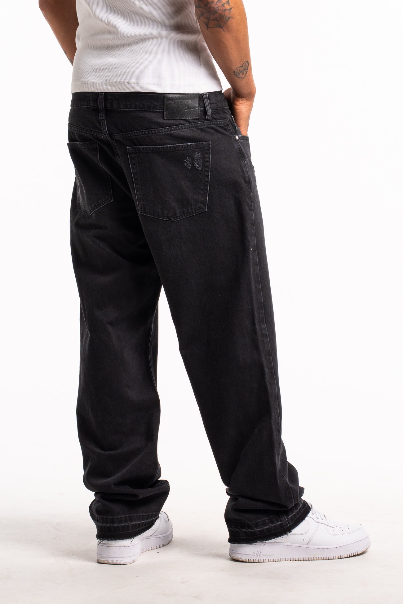 OPEN HEM DENIM