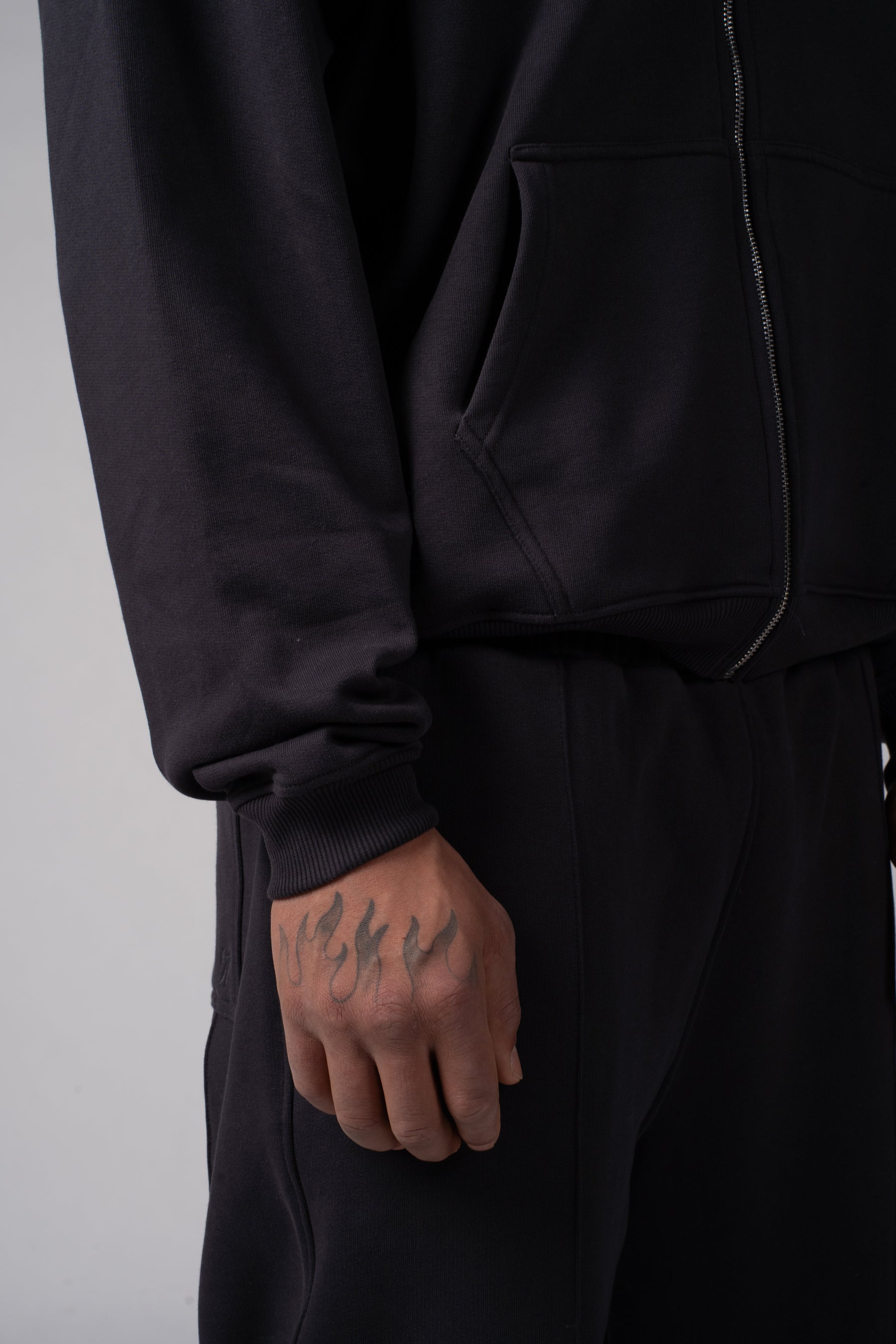 Basic Zipp Hoodie