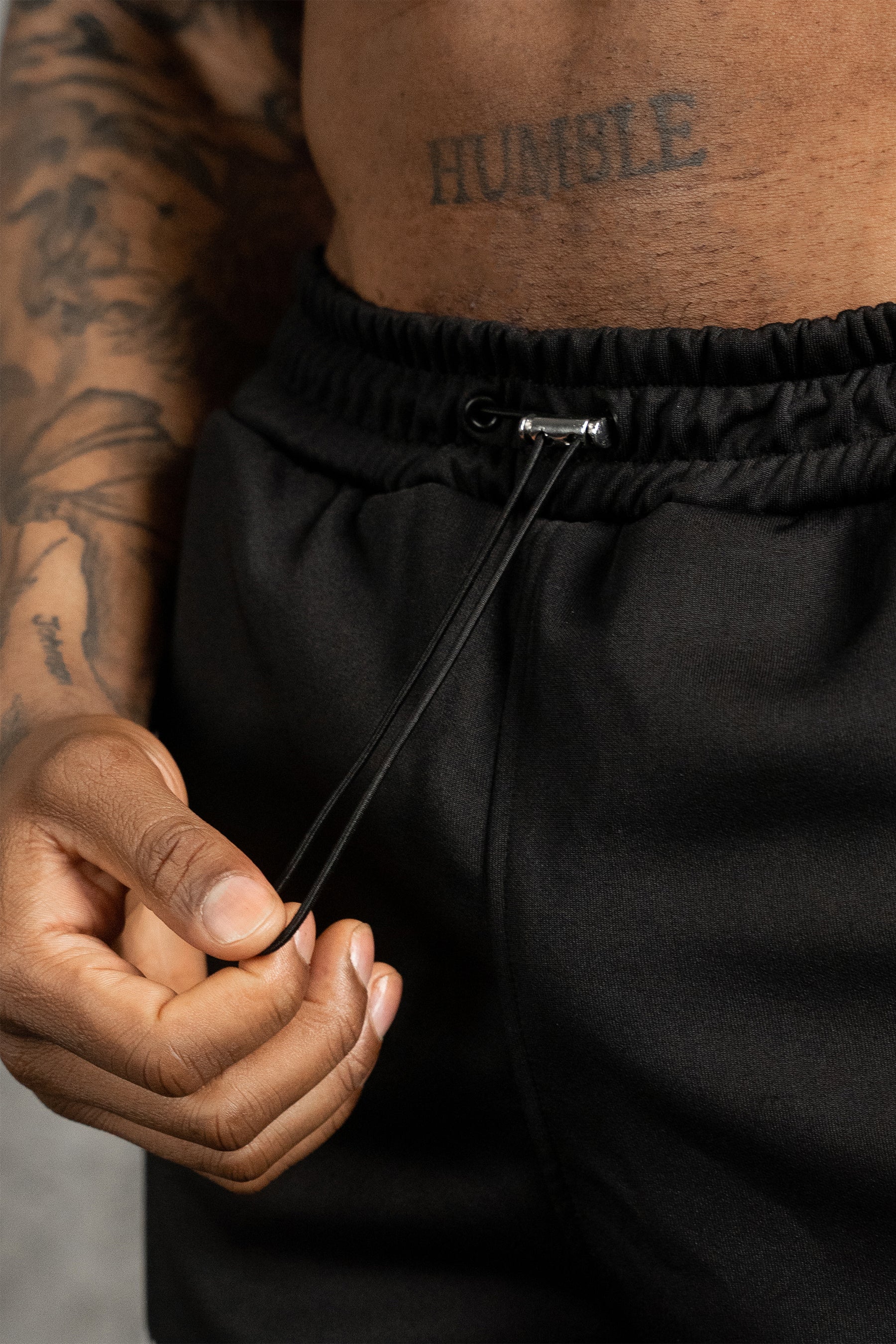 ESSENTIAL SHORTS