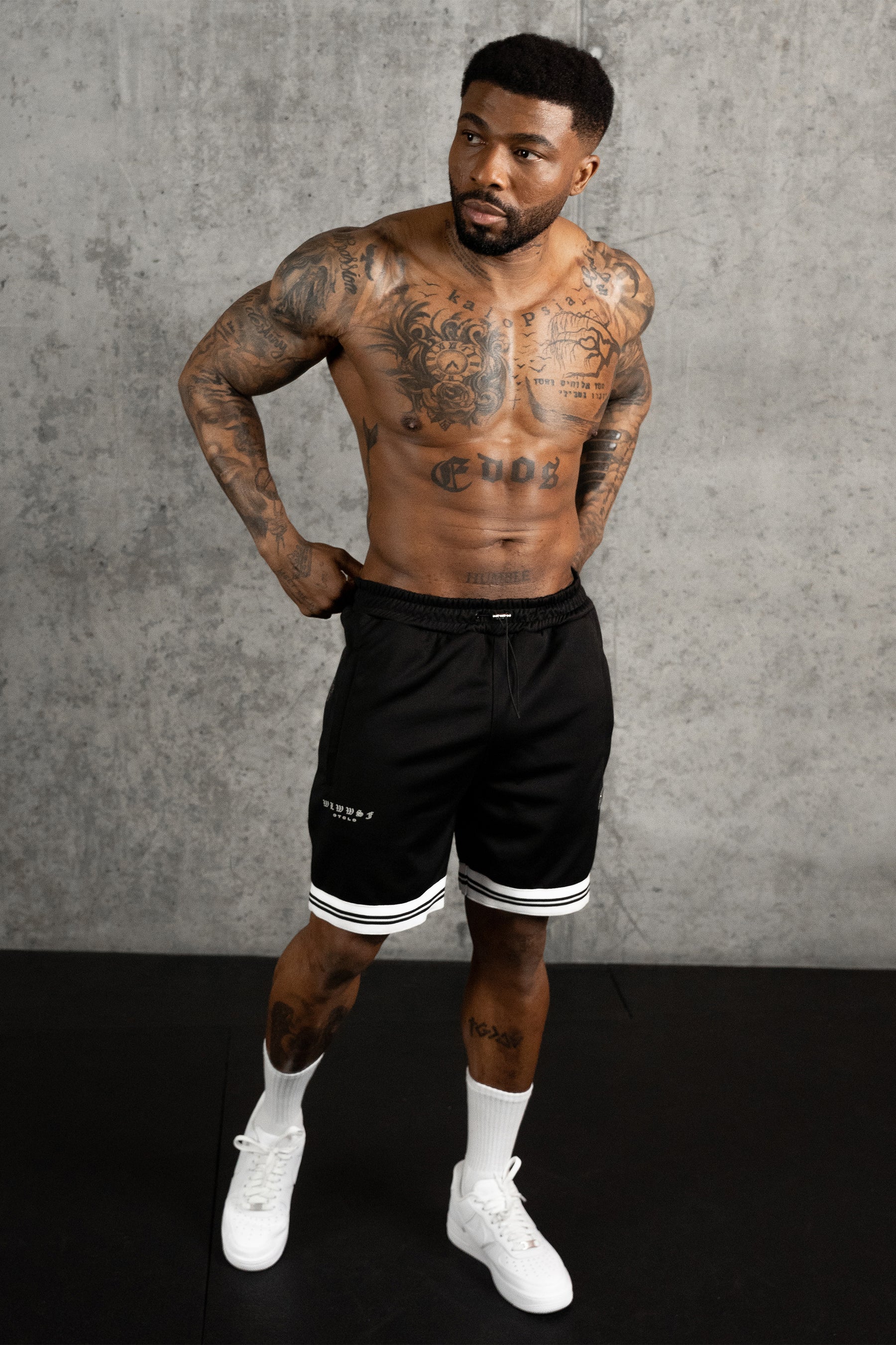 ESSENTIAL SHORTS