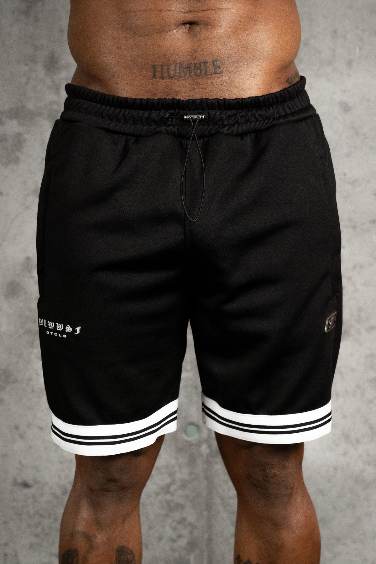 ESSENTIAL SHORTS