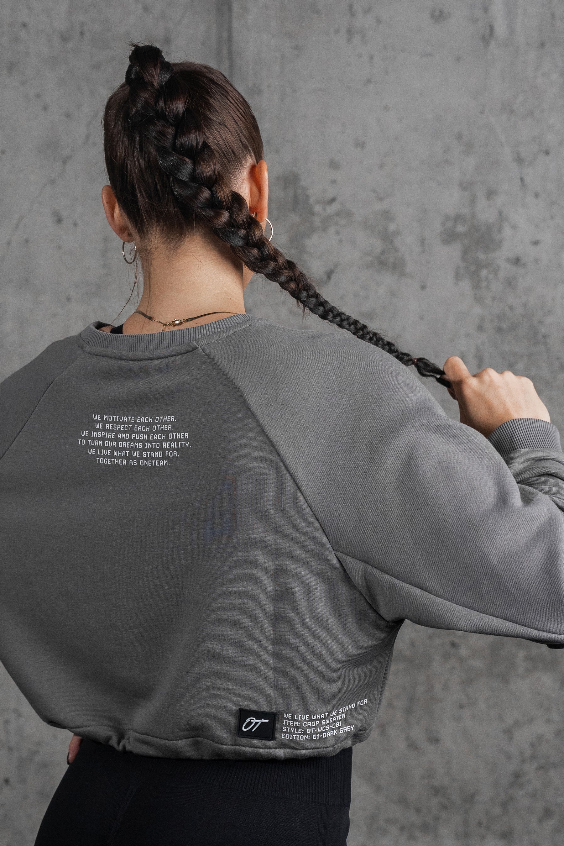 WOMEN SPORTS CROP SWEATER