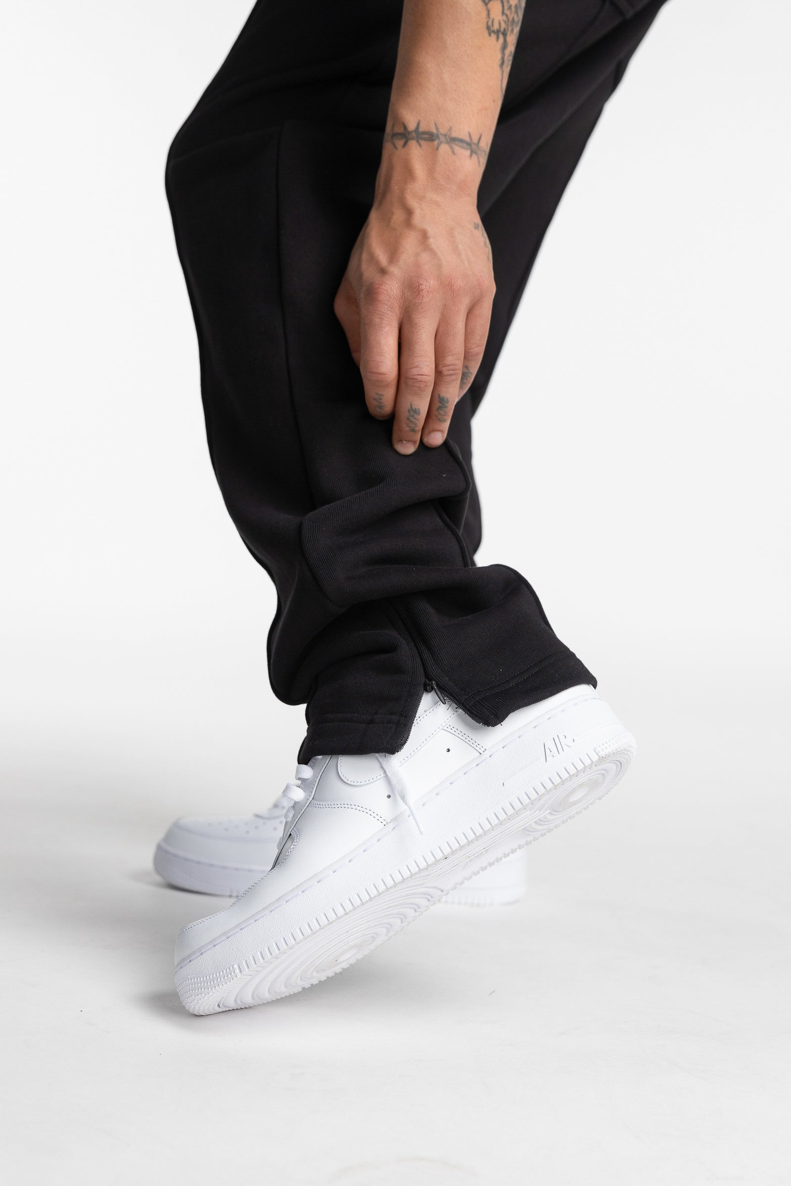 HEAVY PLEAT JOGGER
