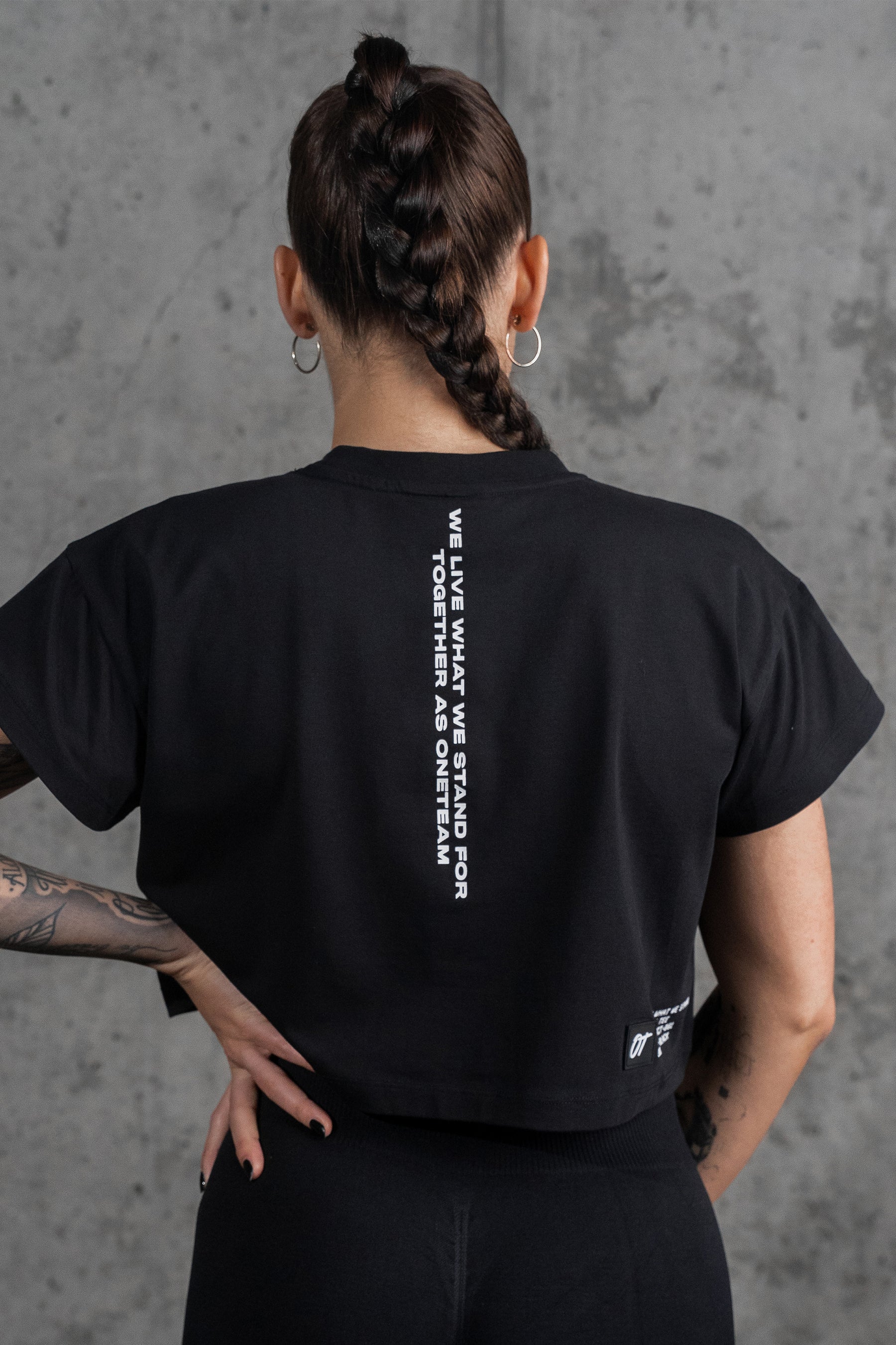 WOMEN SPORTS CROP TEE