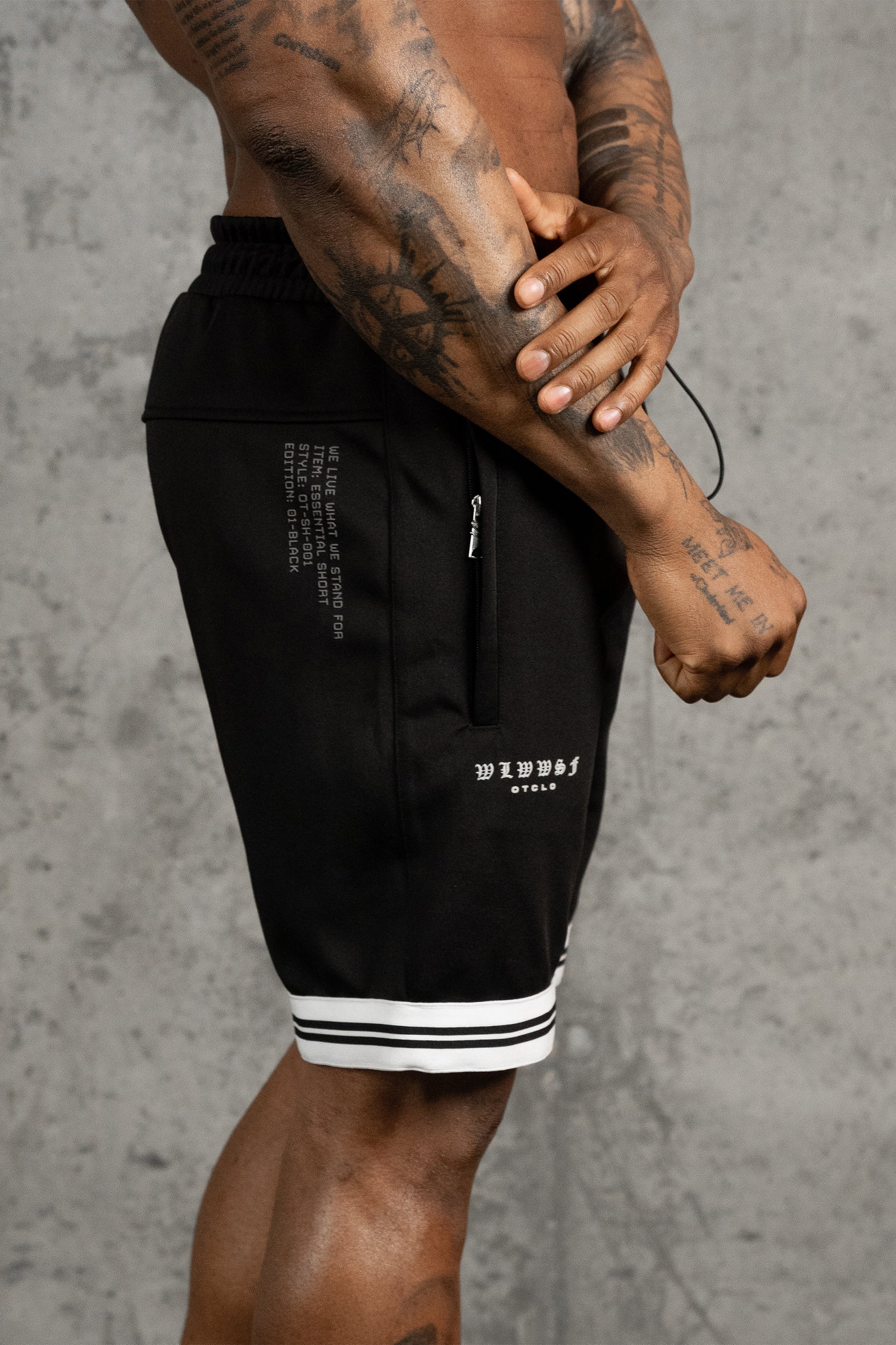 ESSENTIAL SHORTS