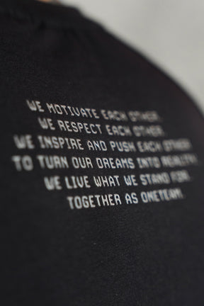 ESSENTIAL TEE