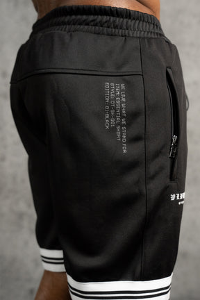 ESSENTIAL SHORTS