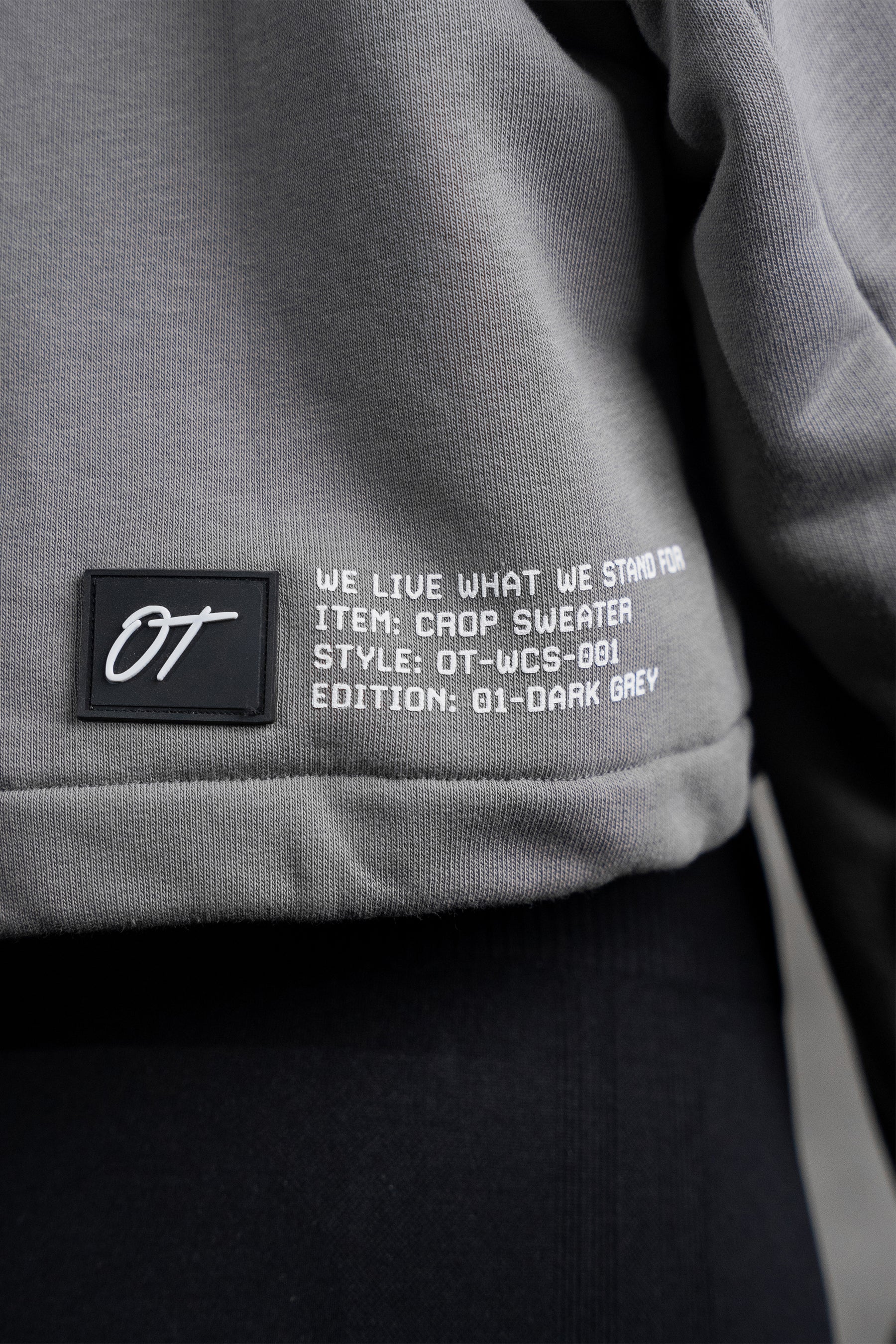 WOMEN SPORTS CROP SWEATER