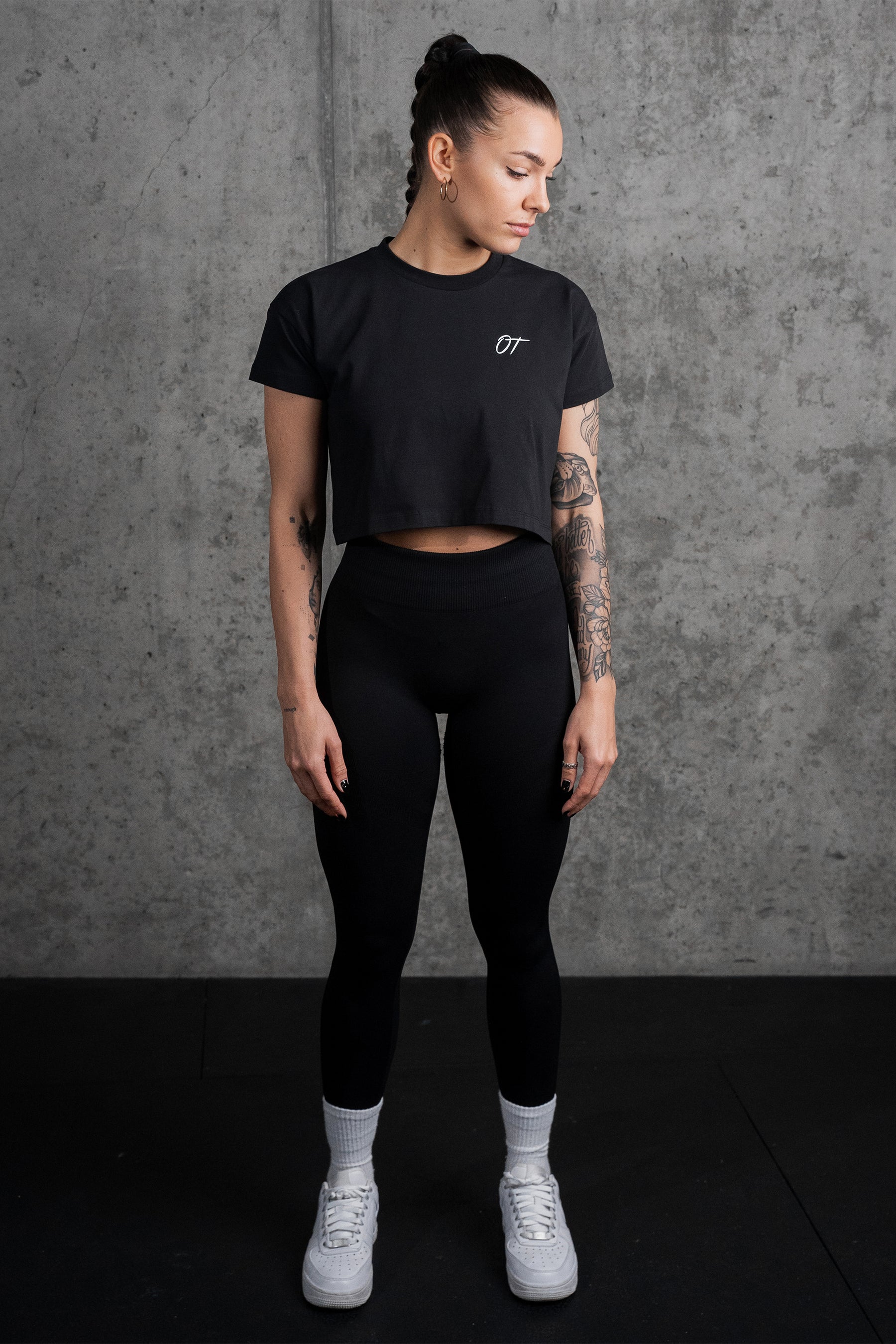 WOMEN SPORTS CROP TEE