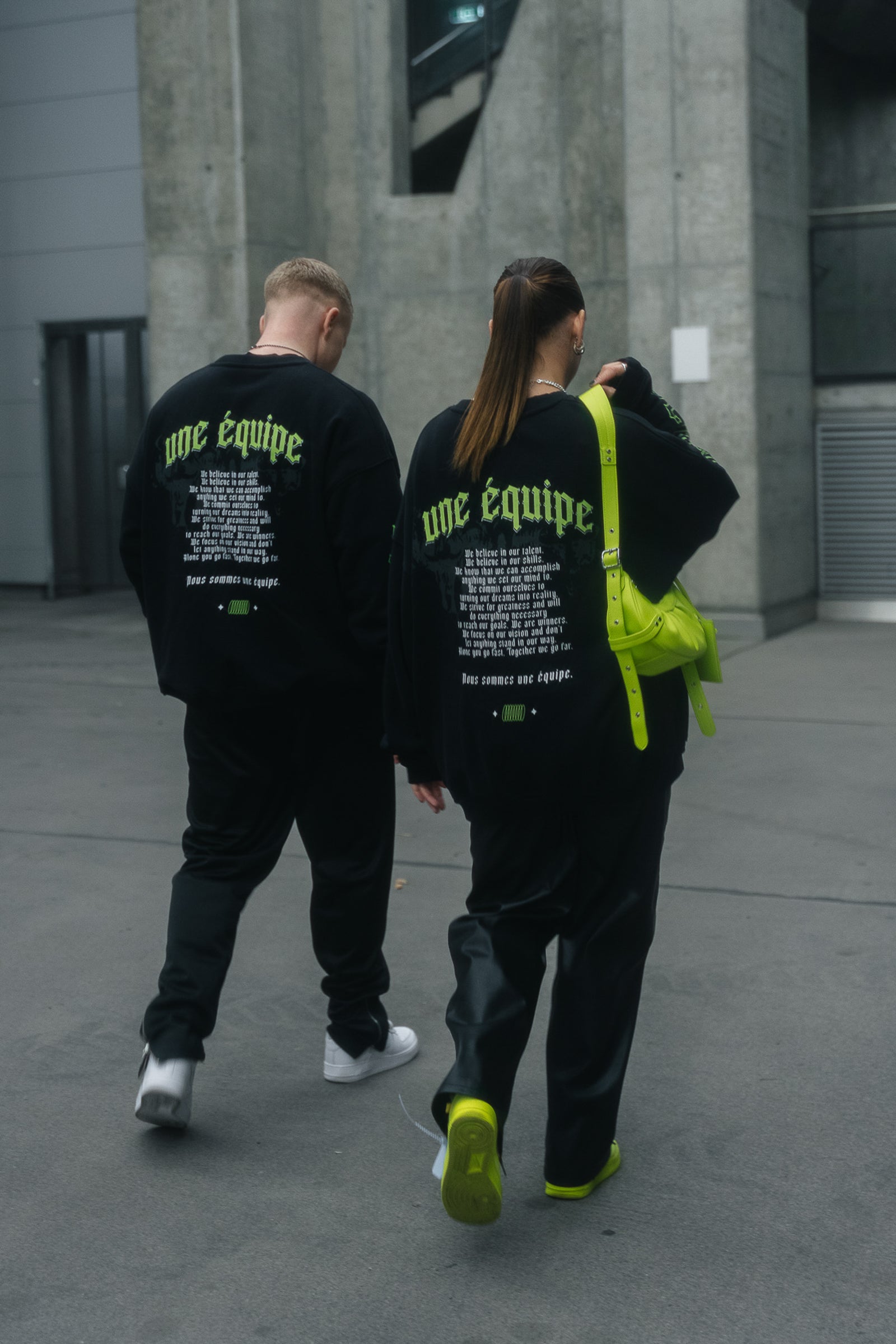 HEAVY UNE ÉQUIPE SWEATER