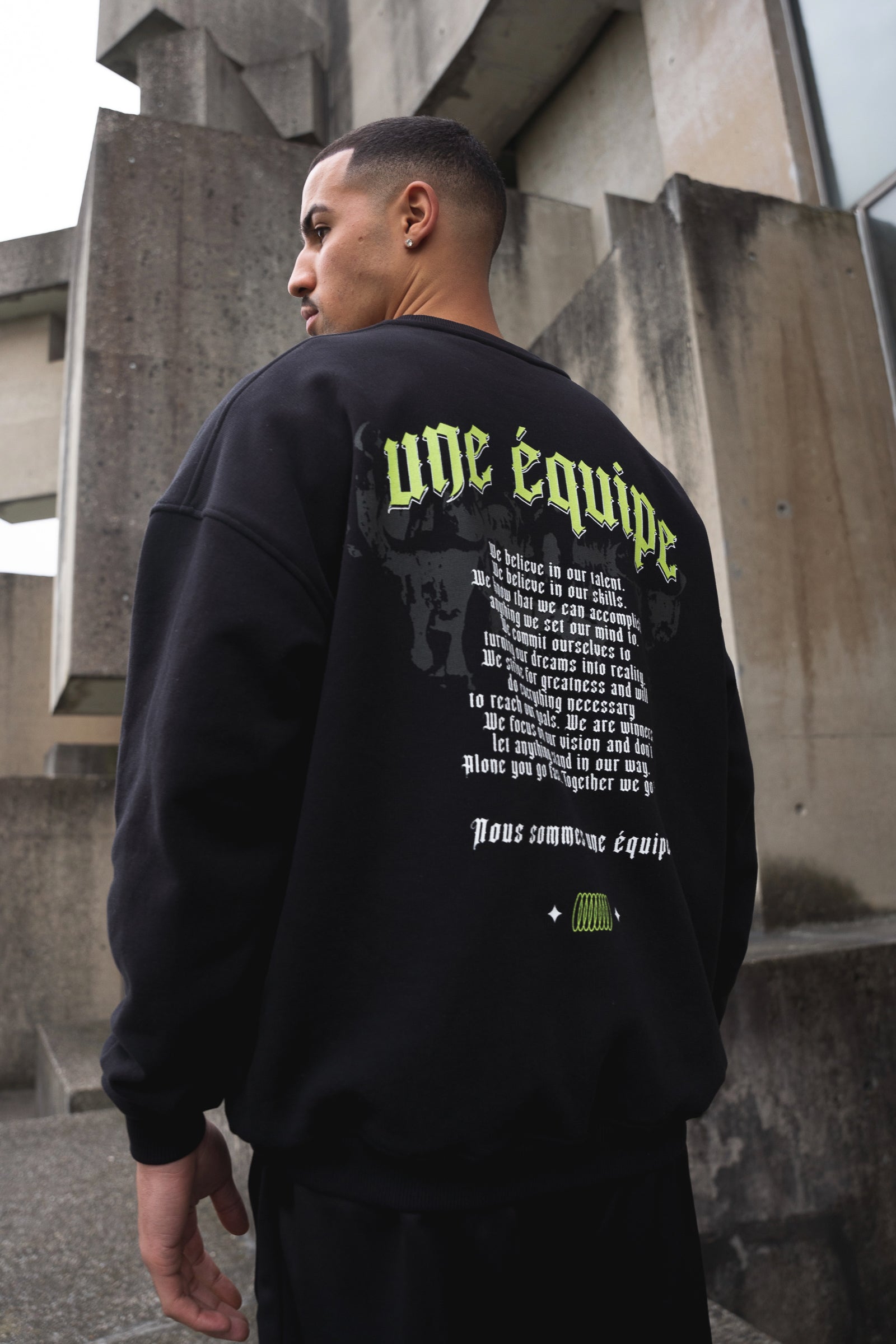 HEAVY UNE ÉQUIPE SWEATER