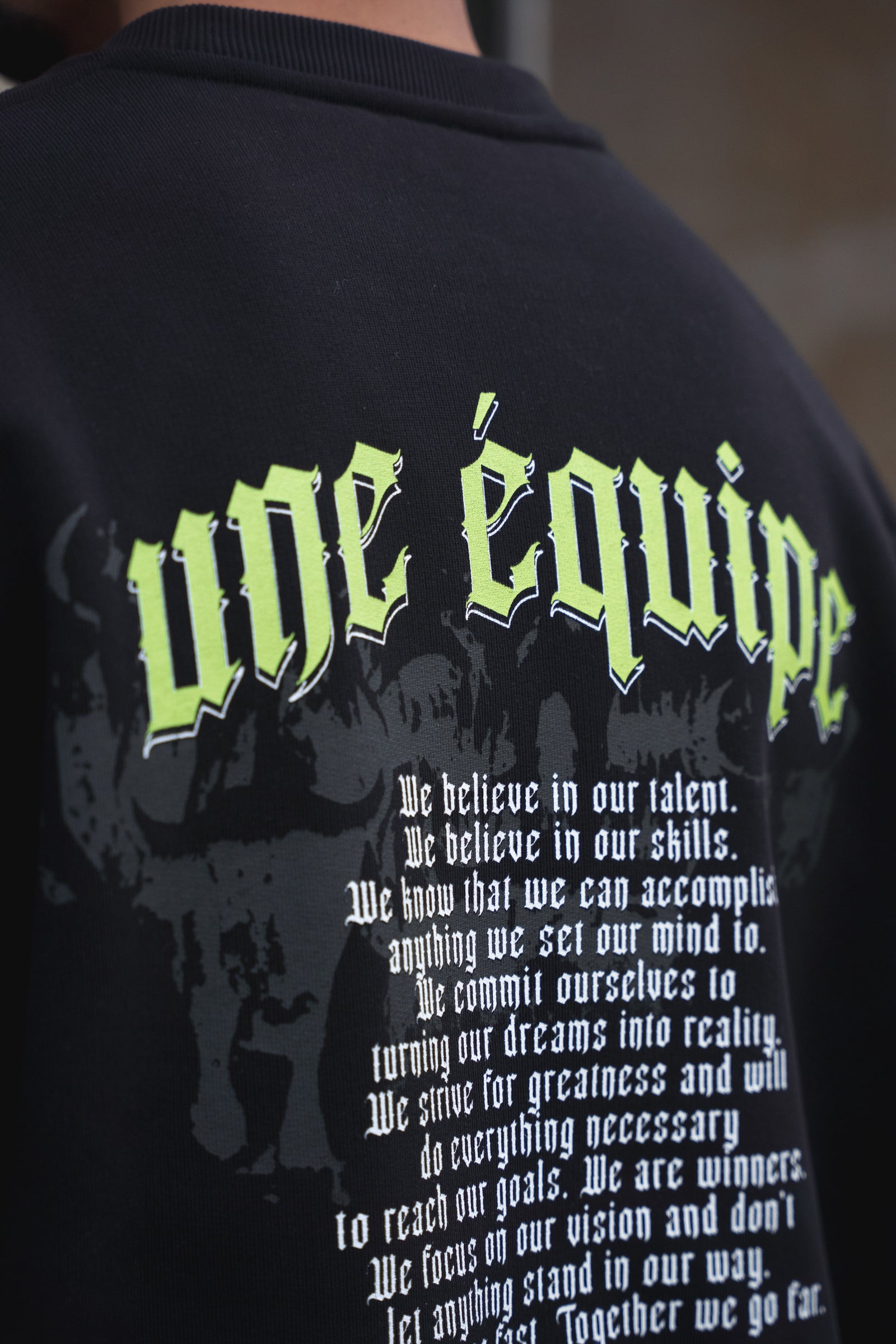 HEAVY UNE ÉQUIPE SWEATER