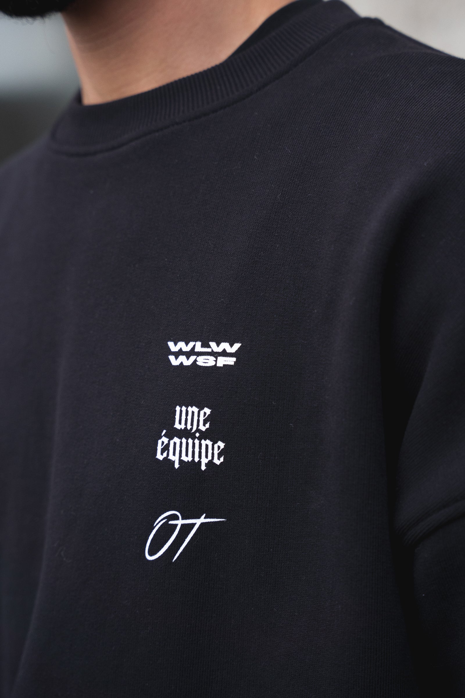 HEAVY UNE ÉQUIPE SWEATER