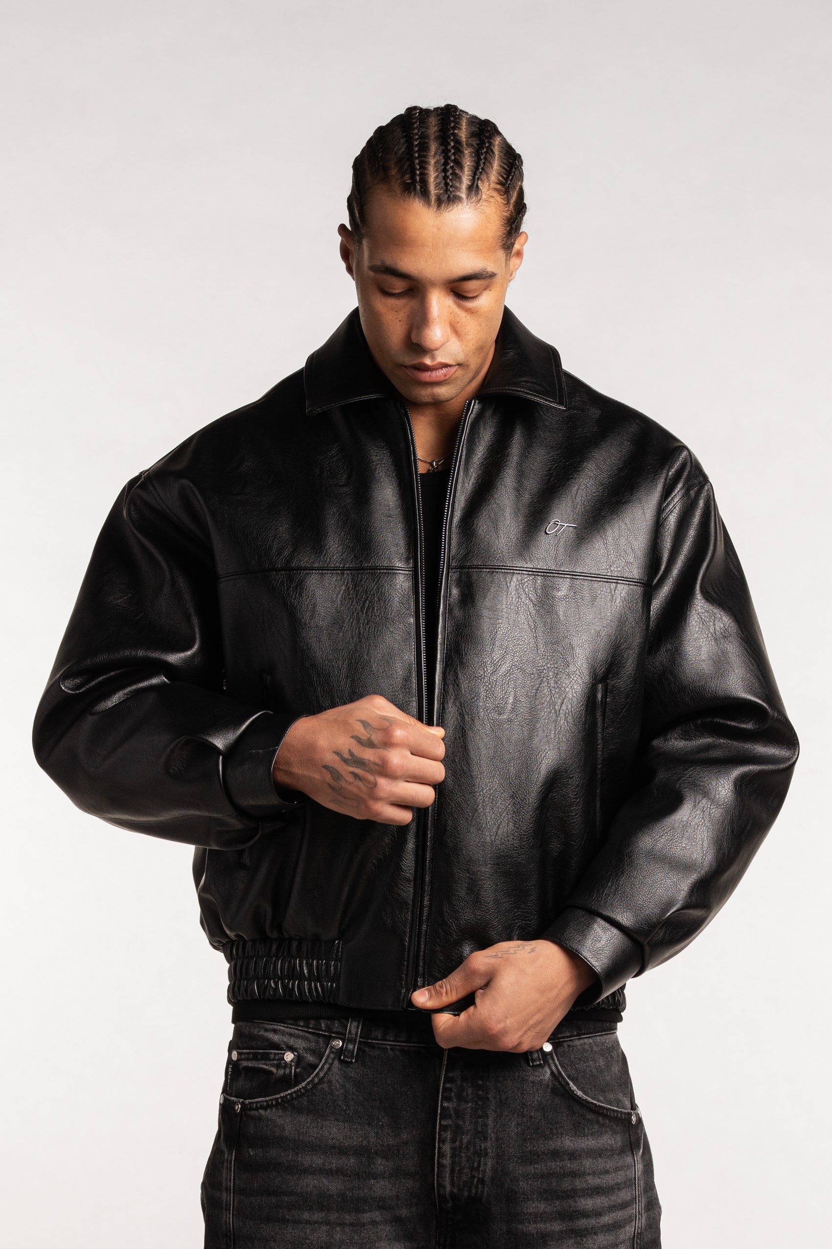 SIGNATURE LEATHER JACKET