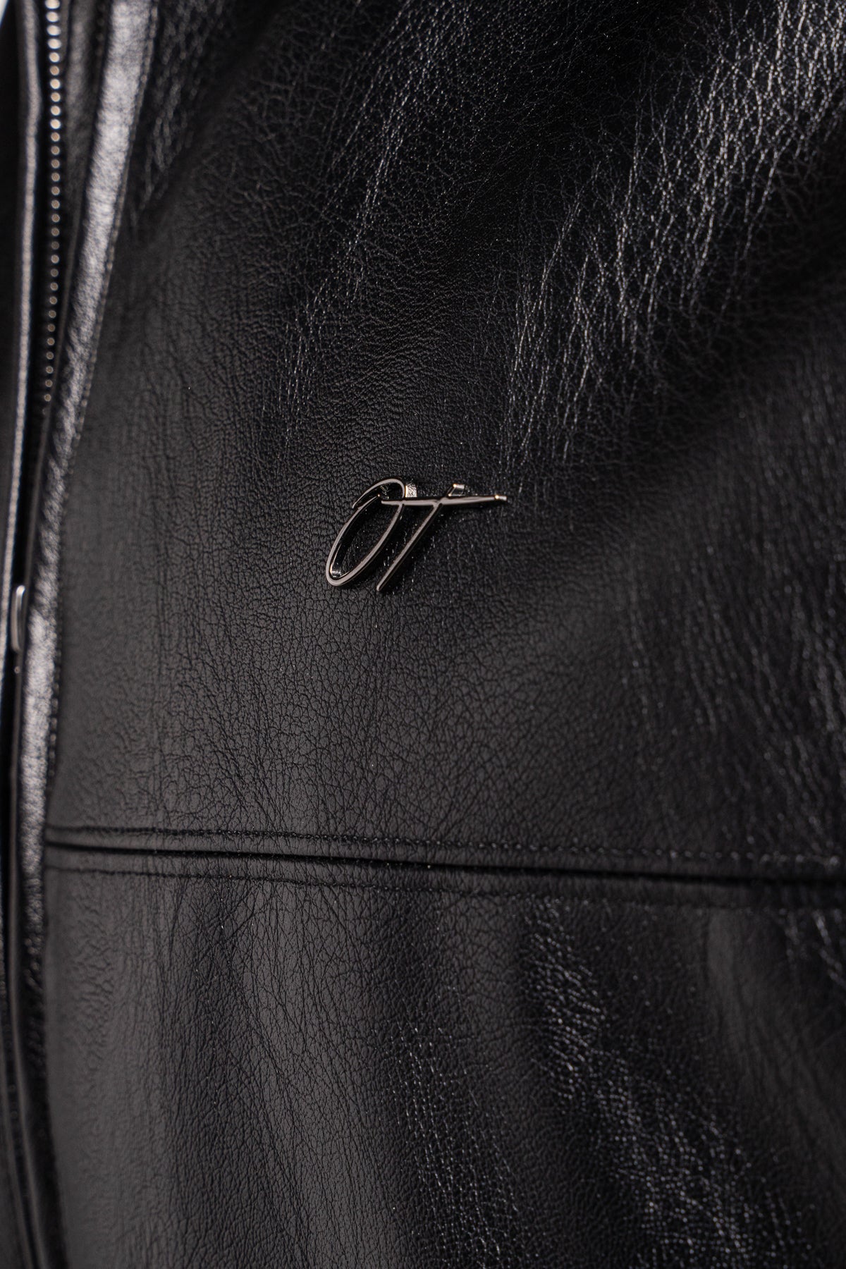 SIGNATURE LEATHER JACKET