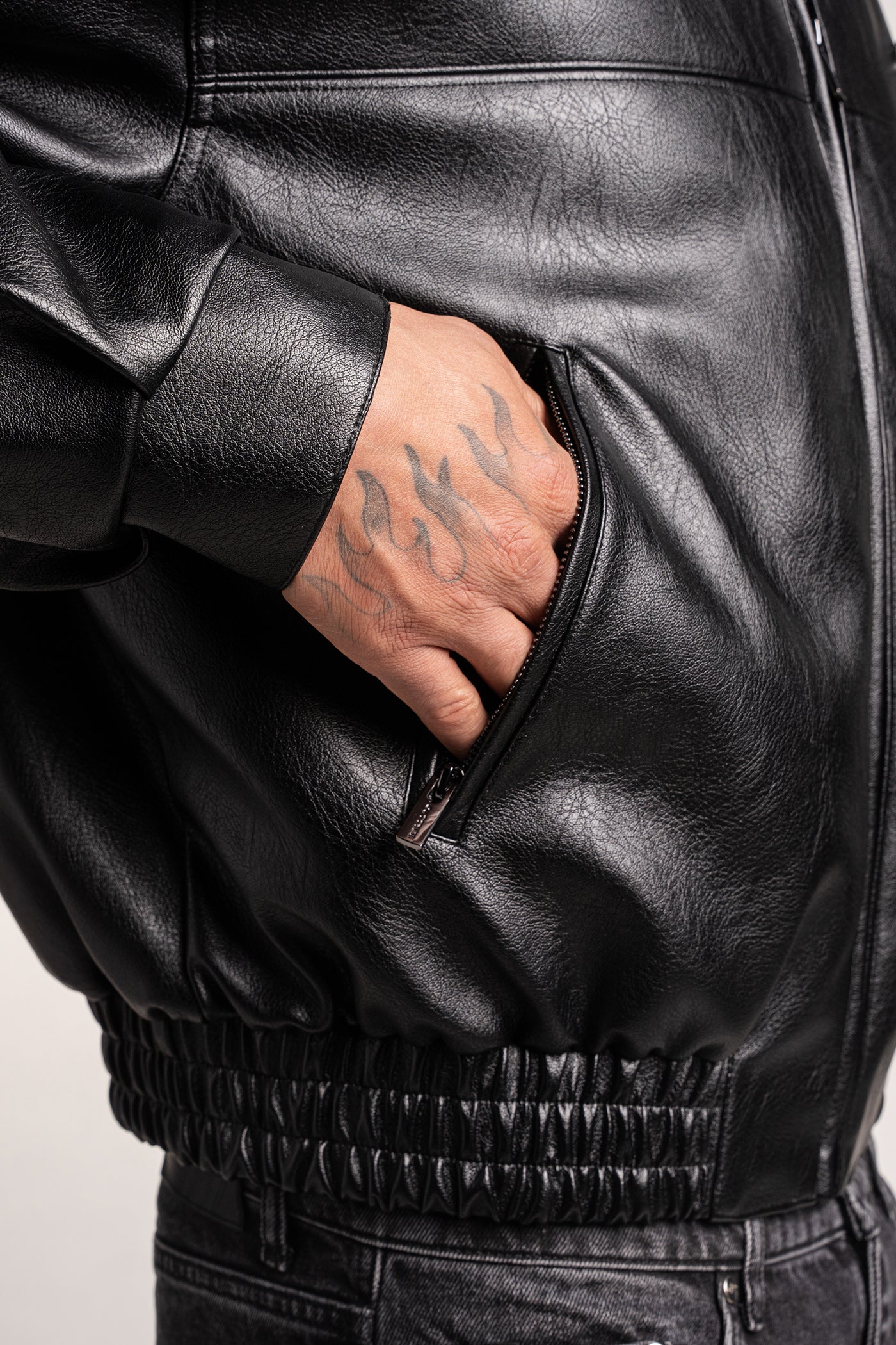 SIGNATURE LEATHER JACKET