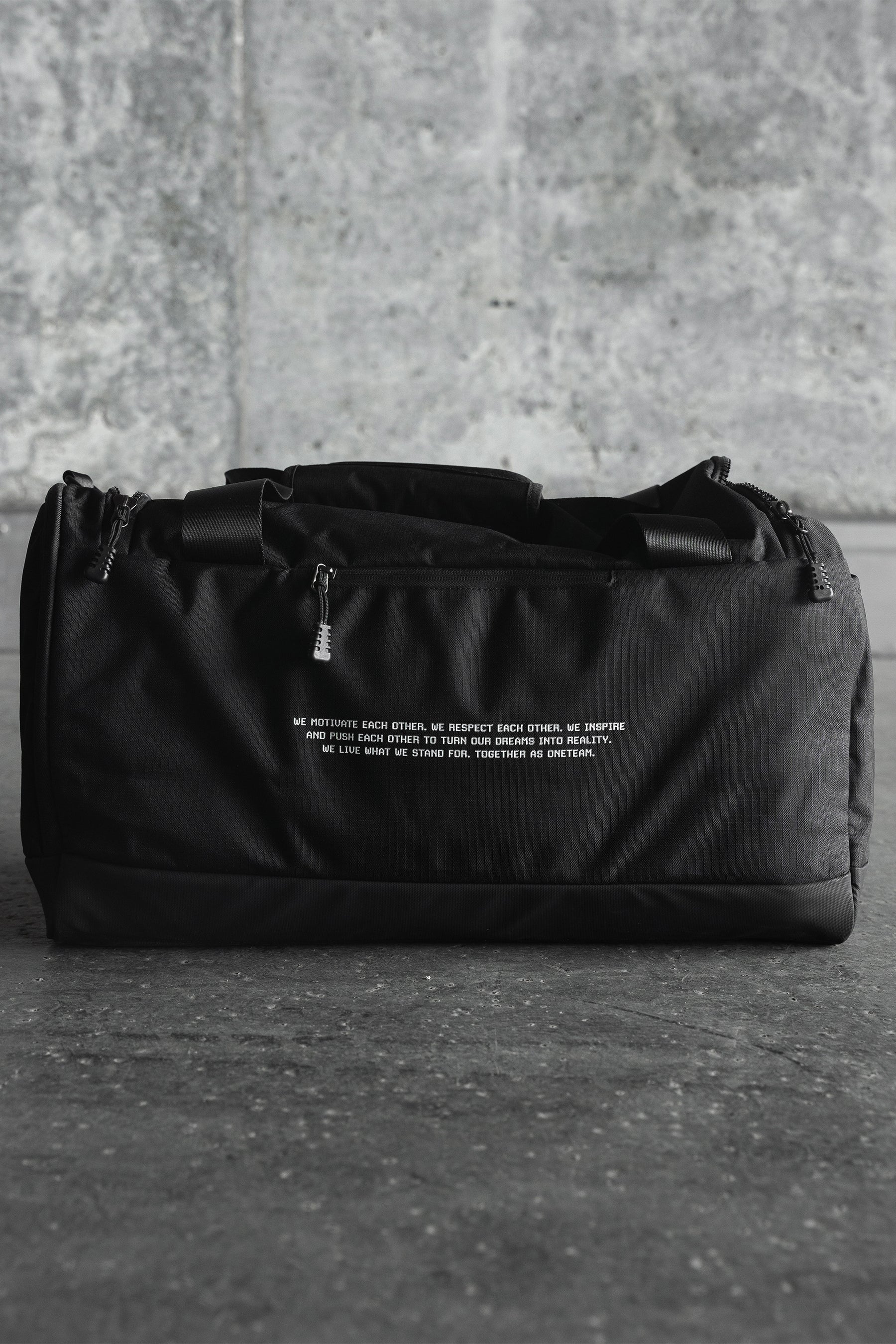 EVERYDAY DUFFEL BAG