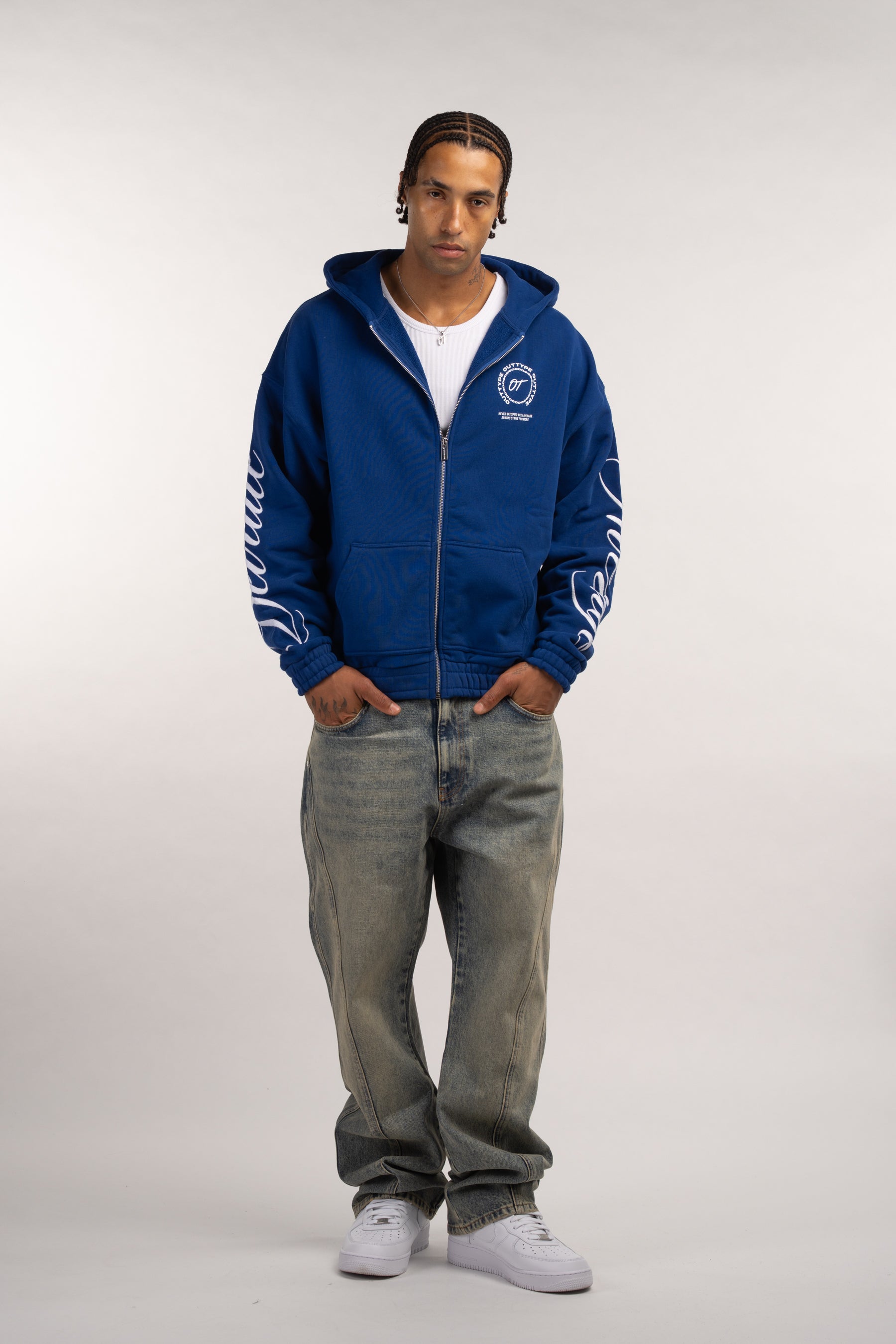 EMBROIDERY ZIPP HOODIE