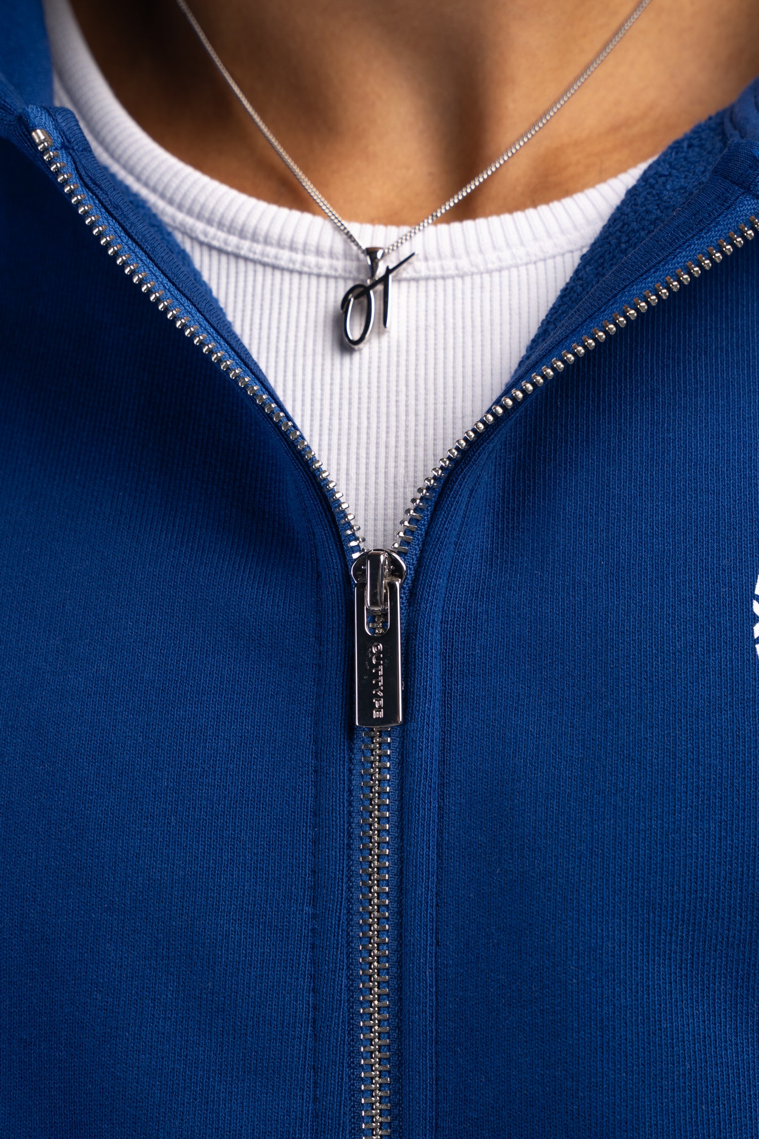 EMBROIDERY ZIPP HOODIE