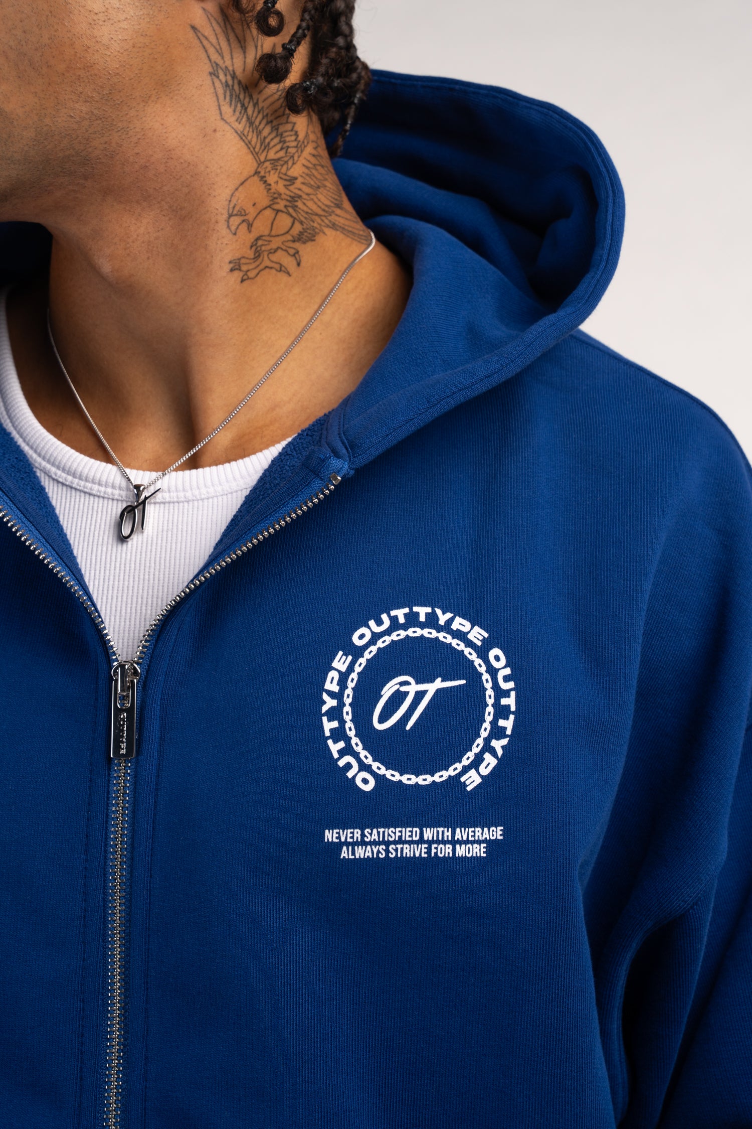 EMBROIDERY ZIPP HOODIE