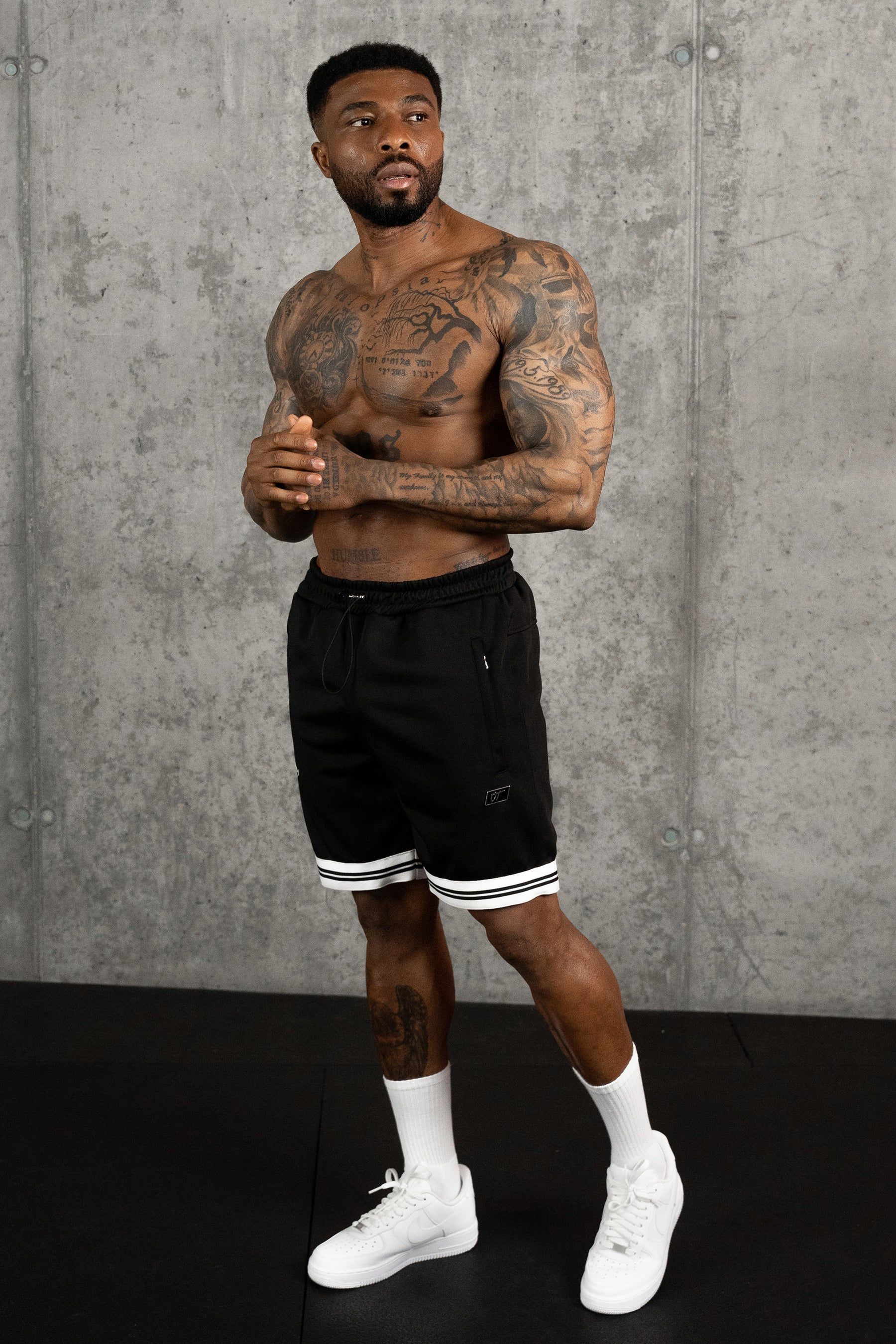 ESSENTIAL SHORTS